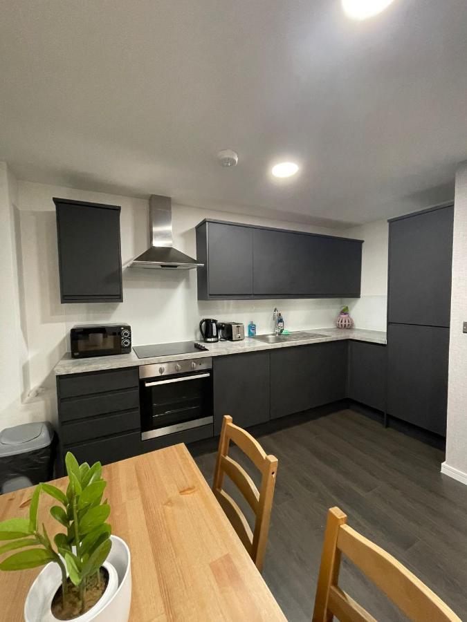 Charming Modern Apartment Near London Heathrow Feltham Extérieur photo